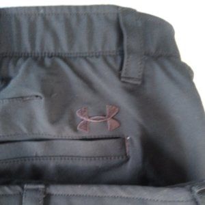 Under Armour golf shorts men's waist 42  inseam is 10